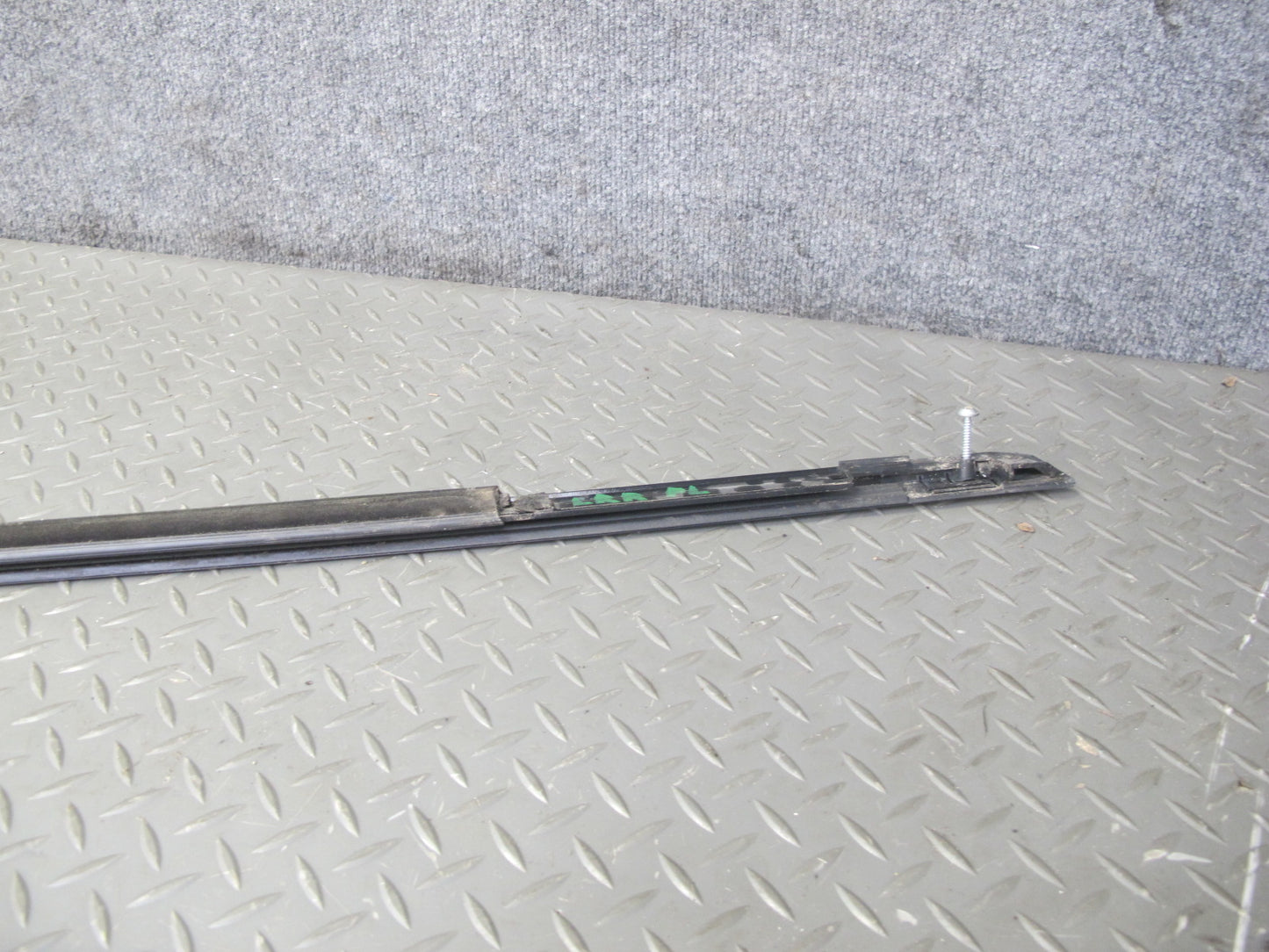 2013-2022 Land Range Rover L405 Front Left Door Upper Window Trim Molding