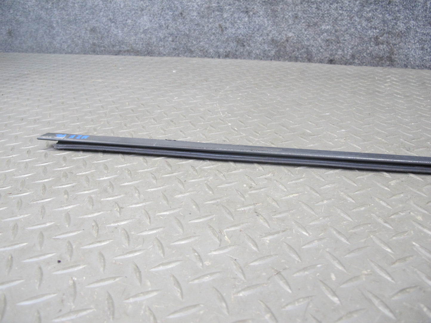 90-96 Nissan 300ZX Z32 2+0 Set of 2 Door Window Weatherstrip Seal Molding OEM