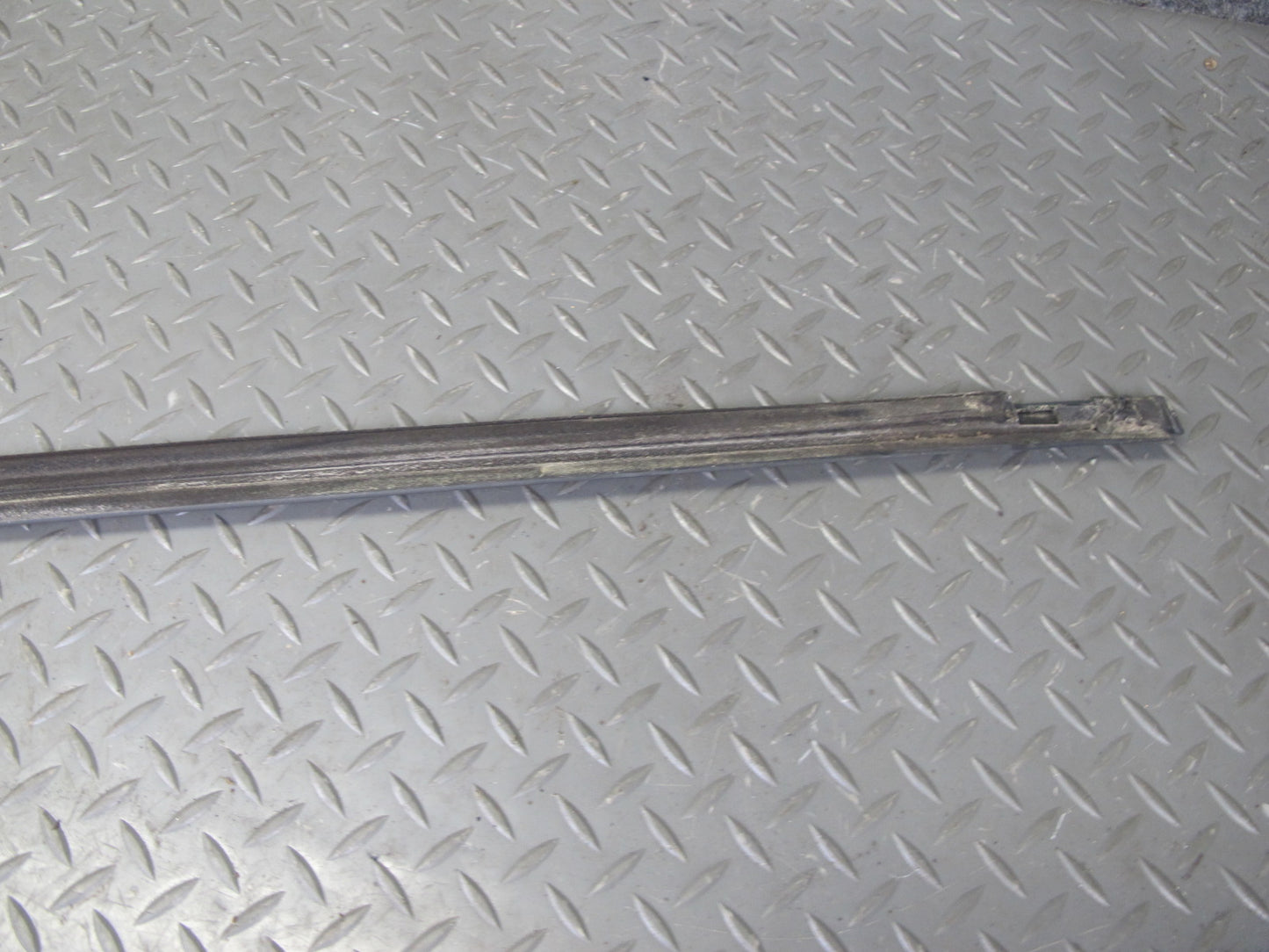 90-96 Nissan 300ZX Z32 2+0 Set of 2 Door Window Weatherstrip Seal Molding OEM