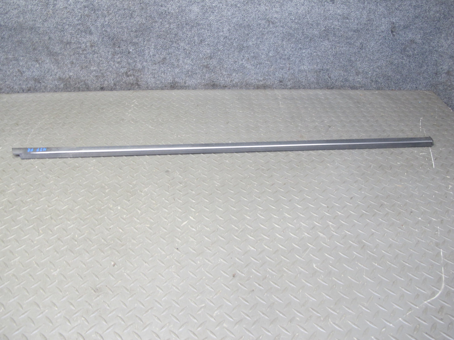 90-96 Nissan 300ZX Z32 2+0 Set of 2 Door Window Weatherstrip Seal Molding OEM