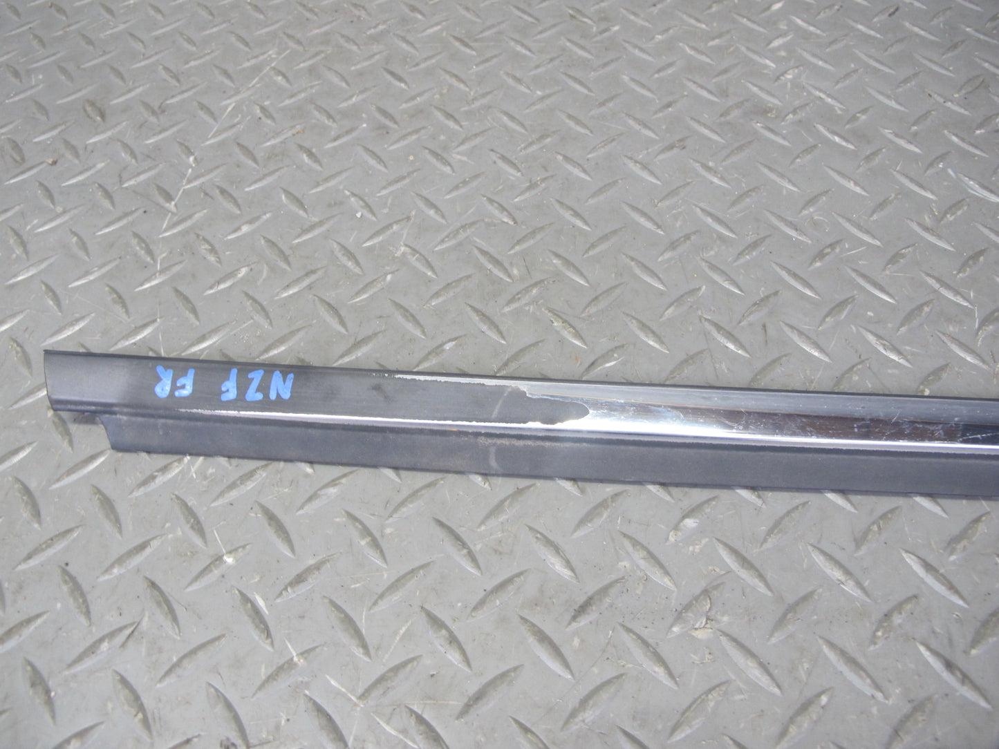 90-96 Nissan 300ZX Z32 2+0 Set of 2 Door Window Weatherstrip Seal Molding OEM