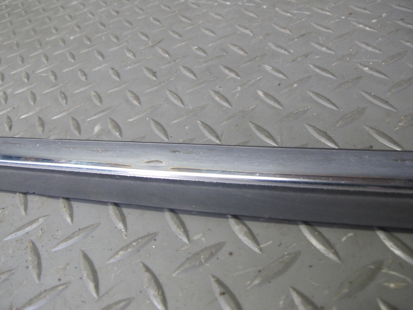 90-96 Nissan 300ZX Z32 2+0 Set of 2 Door Window Weatherstrip Seal Molding OEM