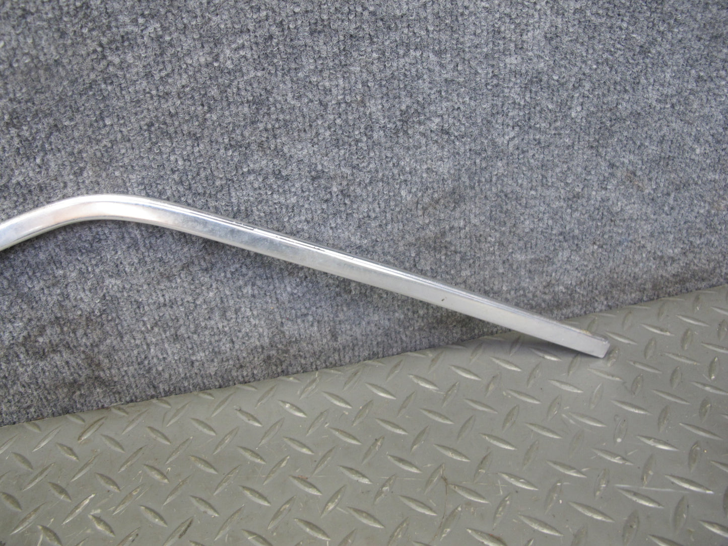 75-85 Mercedes W123 Front Right Door Chrome Trim Cover Molding Set OEM