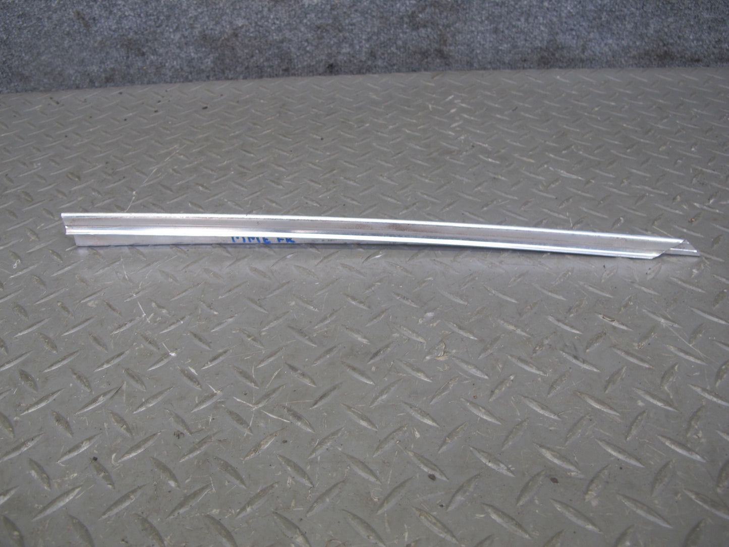 75-85 Mercedes W123 Front Right Door Chrome Trim Cover Molding Set OEM