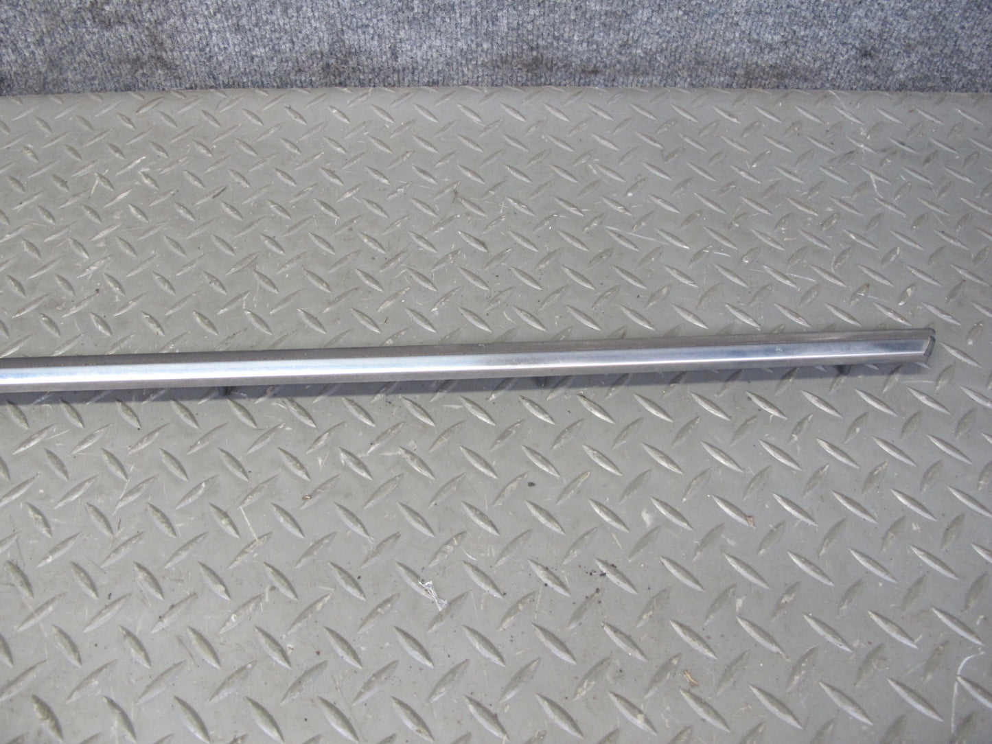 75-85 Mercedes W123 Front Right Door Chrome Trim Cover Molding Set OEM