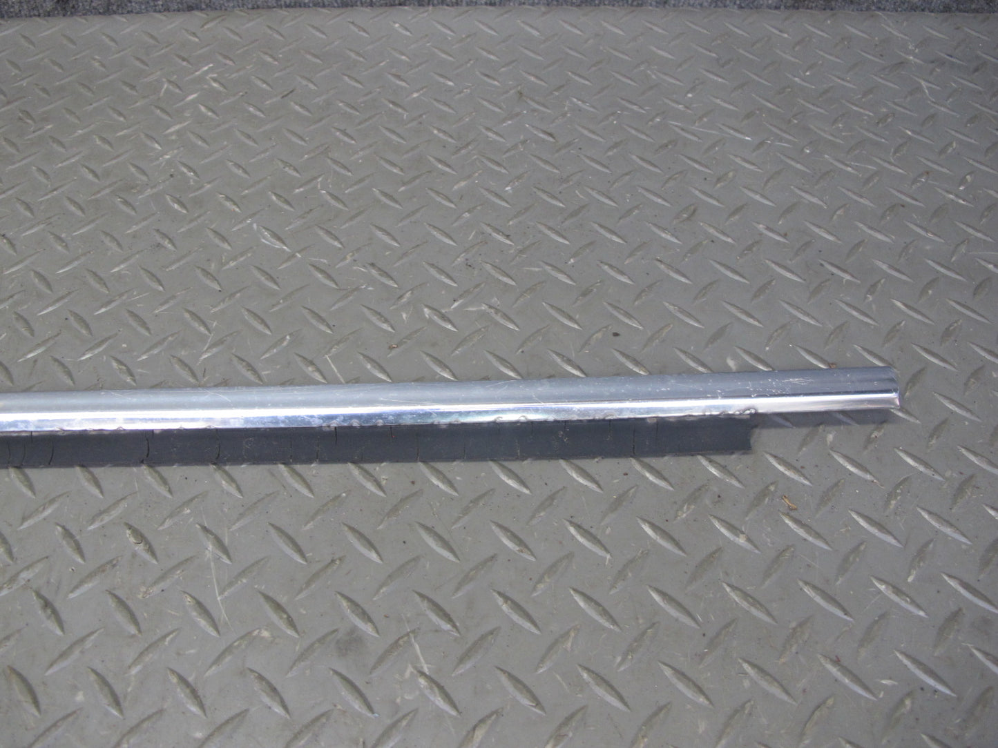 75-85 Mercedes W123 Front Right Door Chrome Trim Cover Molding Set OEM