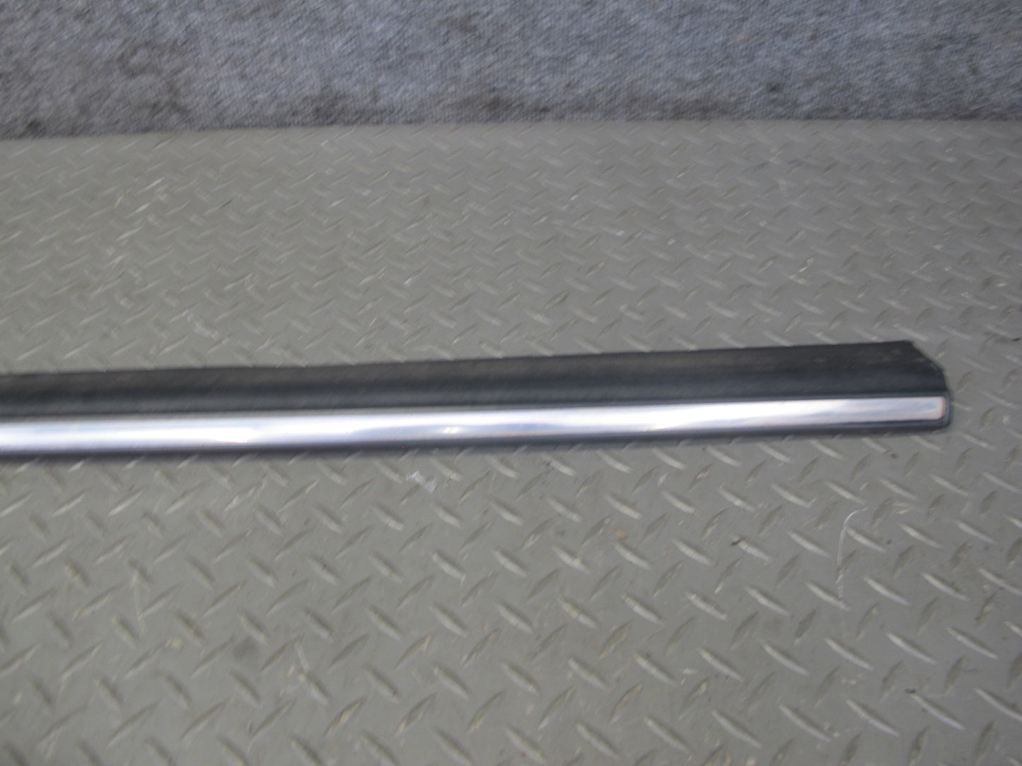75-85 Mercedes W123 Front Right Door Chrome Trim Cover Molding Set OEM