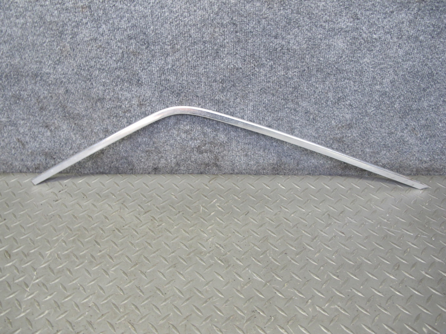 75-85 Mercedes W123 Front Left Door Chrome Trim Cover Molding Set OEM