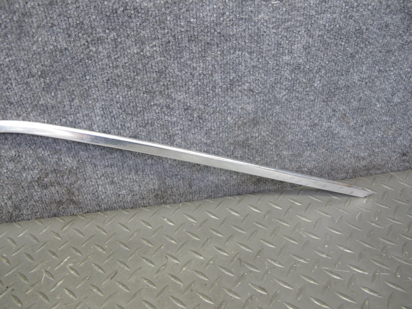 75-85 Mercedes W123 Front Left Door Chrome Trim Cover Molding Set OEM
