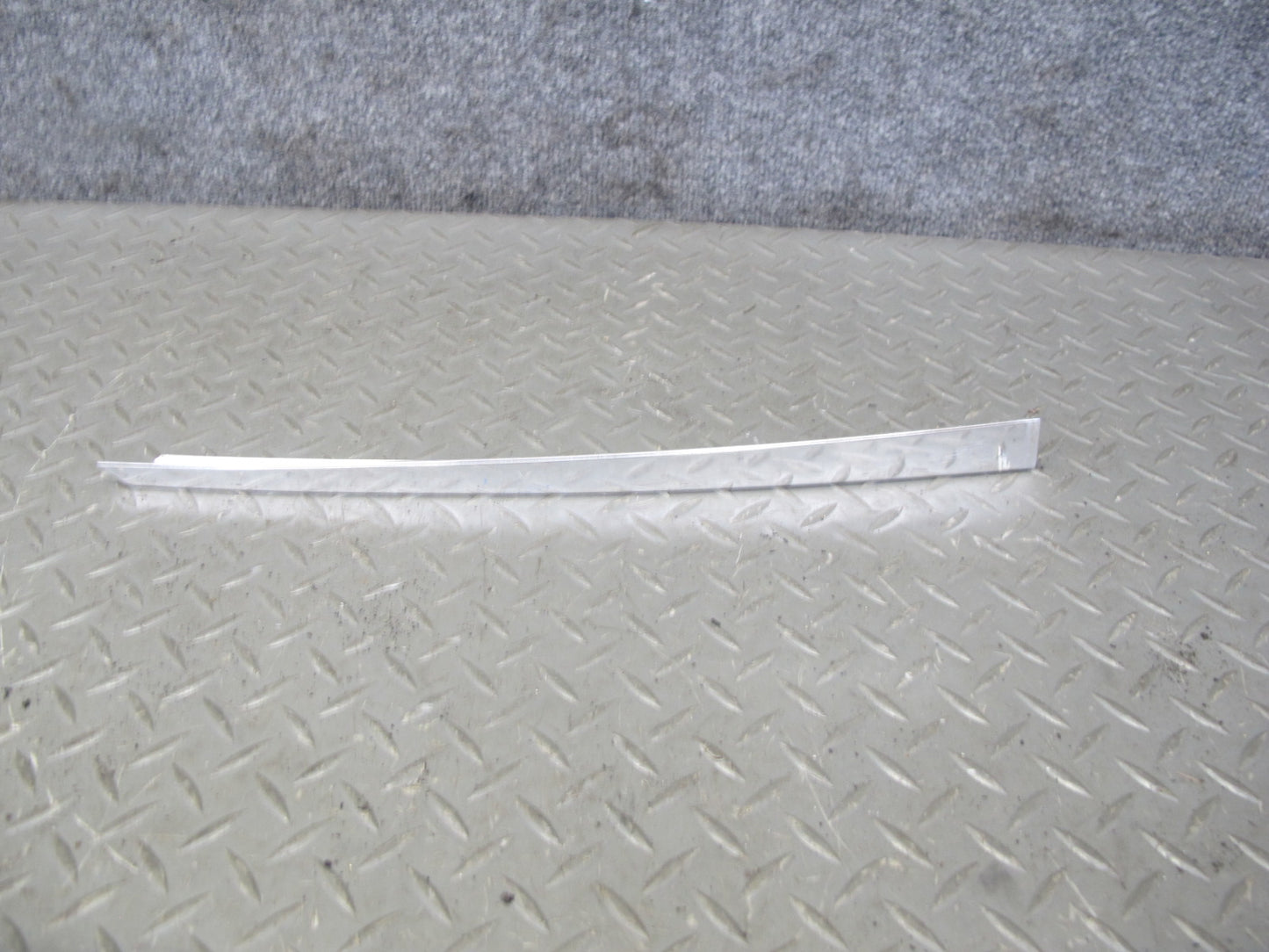 75-85 Mercedes W123 Front Left Door Chrome Trim Cover Molding Set OEM