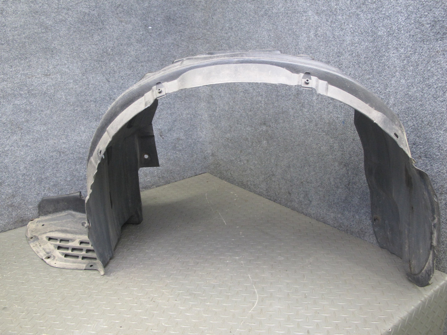 95-97 Lexus UCF20L LS400 Set of 2 Front Wheel Fender Liner Splash Shield OEM