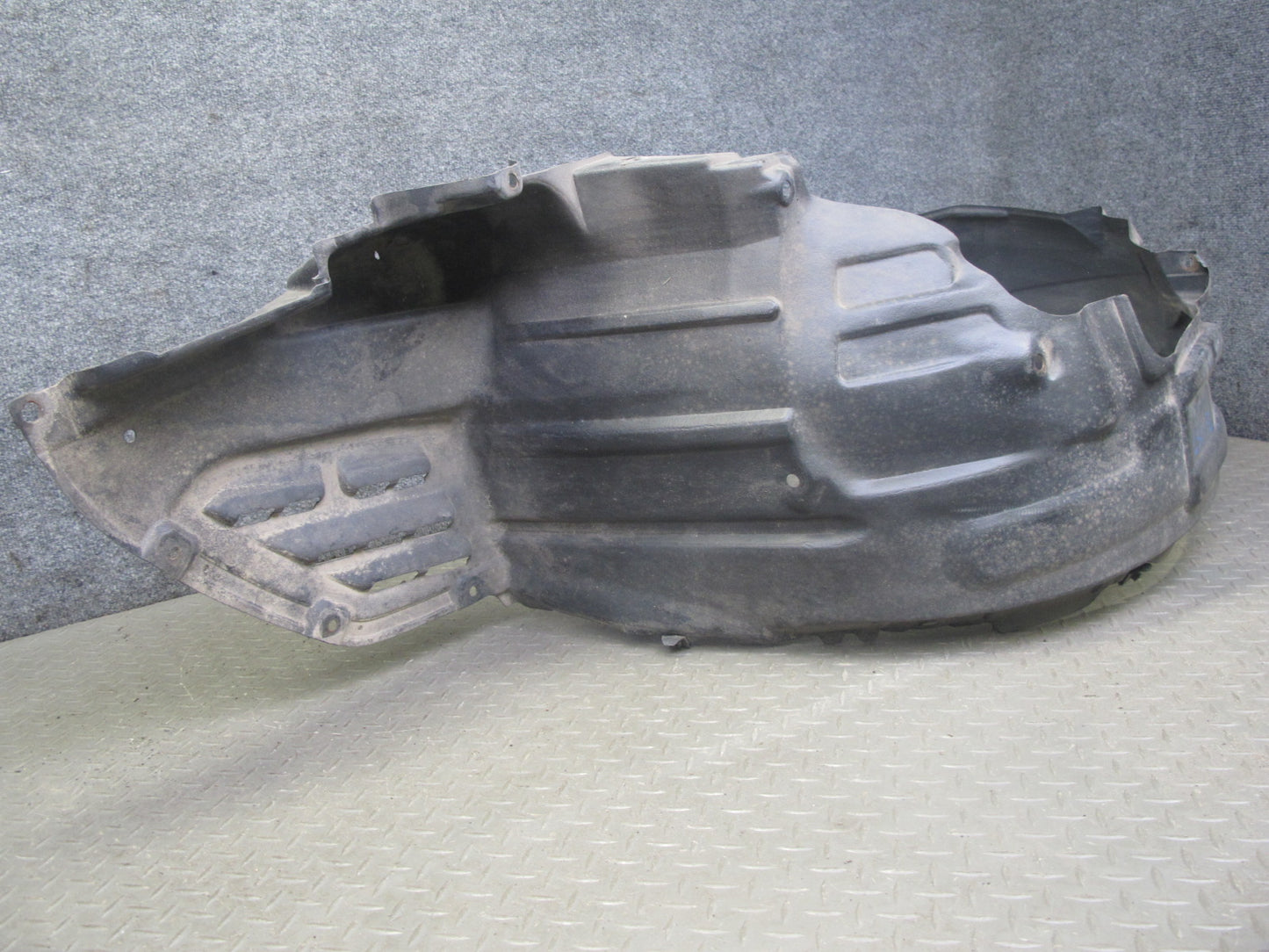 95-97 Lexus UCF20L LS400 Set of 2 Front Wheel Fender Liner Splash Shield OEM
