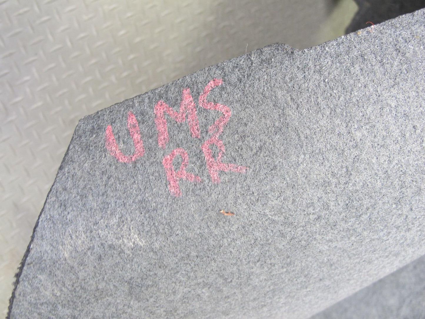 86-91 Mercedes W126 S-class Rear Right Trunk Carpet Liner Trim Cover Gray OEM