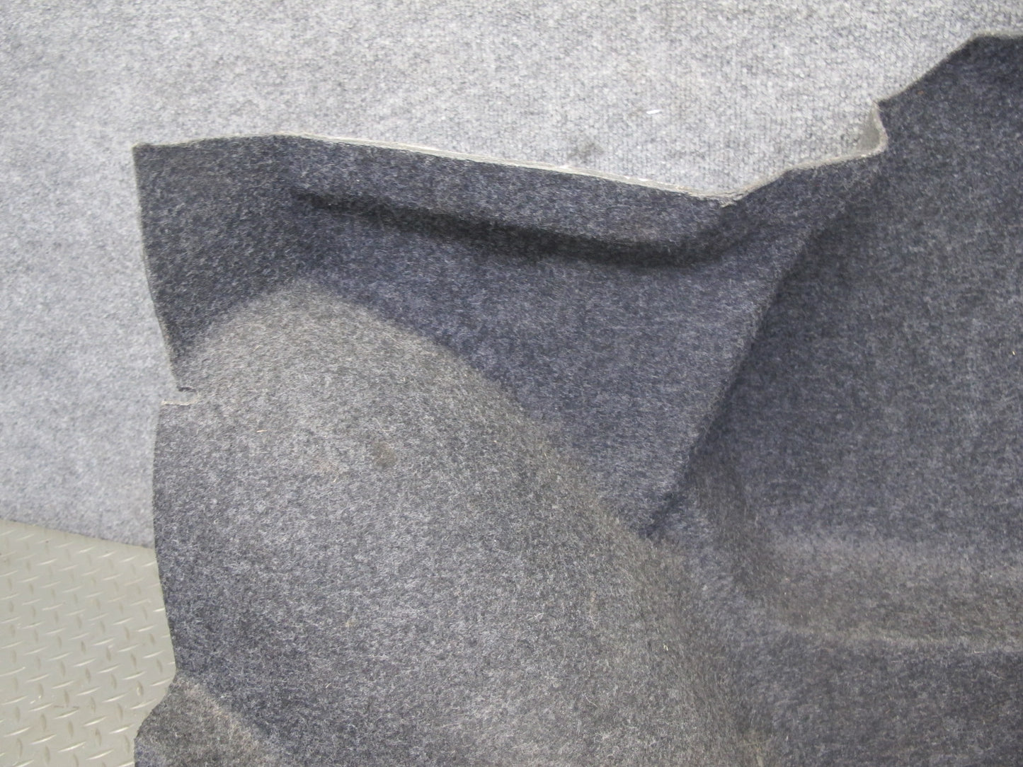 86-91 Mercedes W126 S-class Rear Right Trunk Carpet Liner Trim Cover Gray OEM