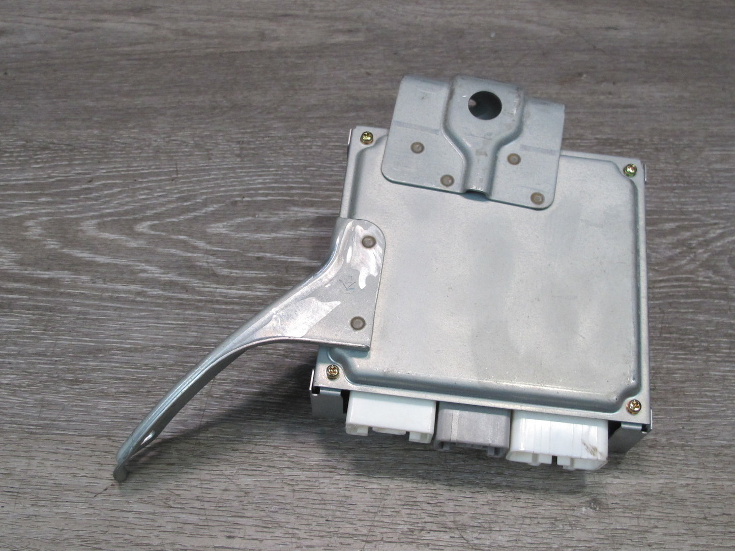 2003-2006 Lexus UZJ100L LX470 Power Steering Control Module W/ Bracket 89181-600