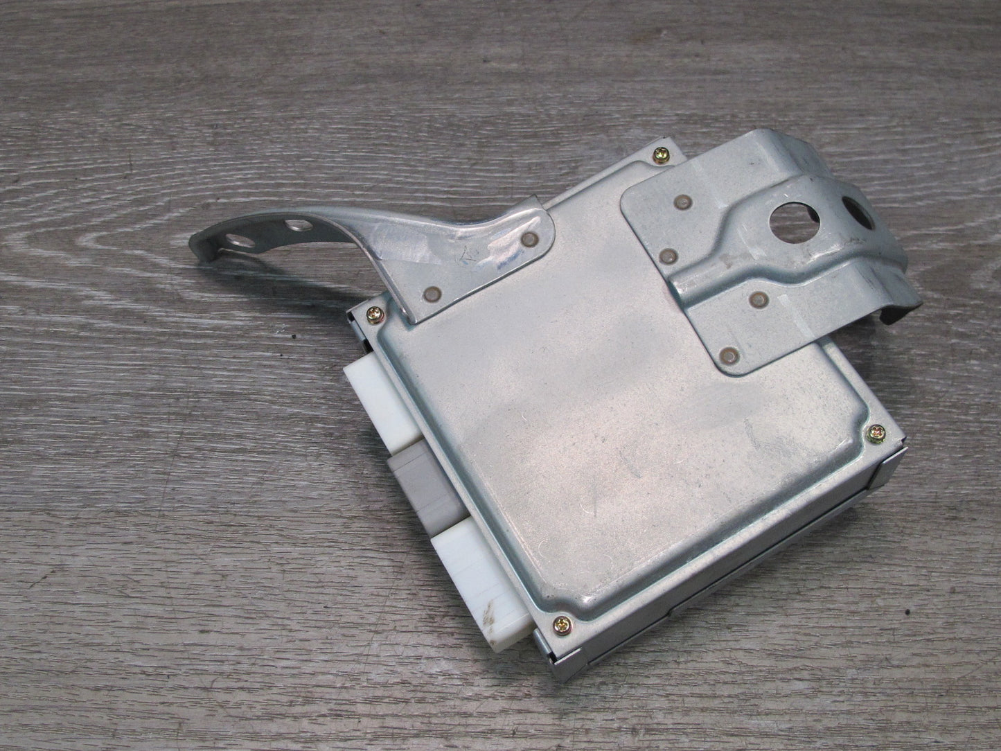 2003-2006 Lexus UZJ100L LX470 Power Steering Control Module W/ Bracket 89181-600