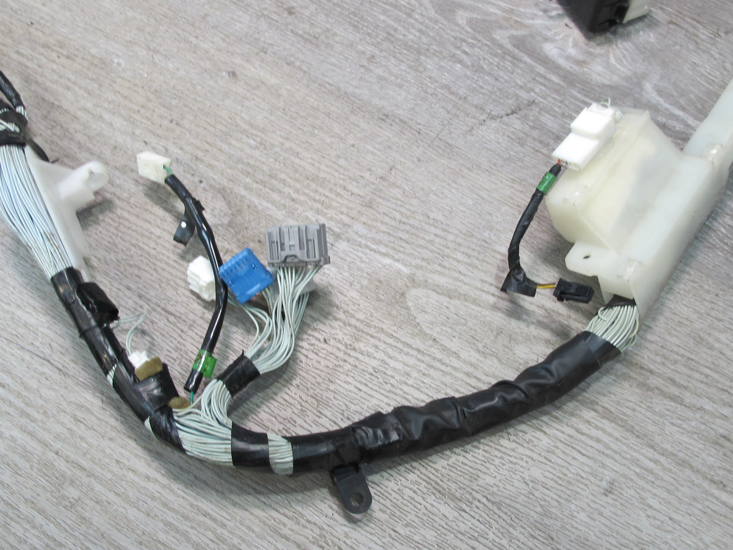2003-2004 Lexus UZJ100L LX470 Instrument Panel Dashboard Wiring Harness
