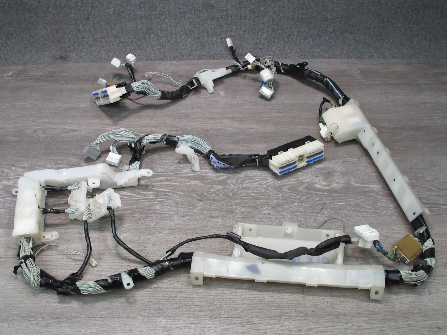 2003-2004 Lexus UZJ100L LX470 Instrument Panel Dashboard Wiring Harness