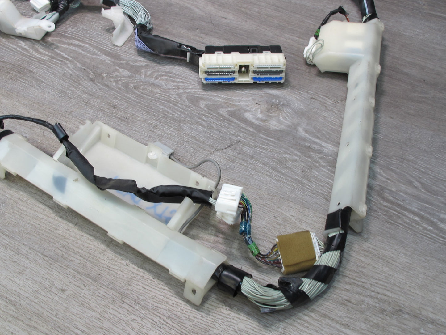 2003-2004 Lexus UZJ100L LX470 Instrument Panel Dashboard Wiring Harness