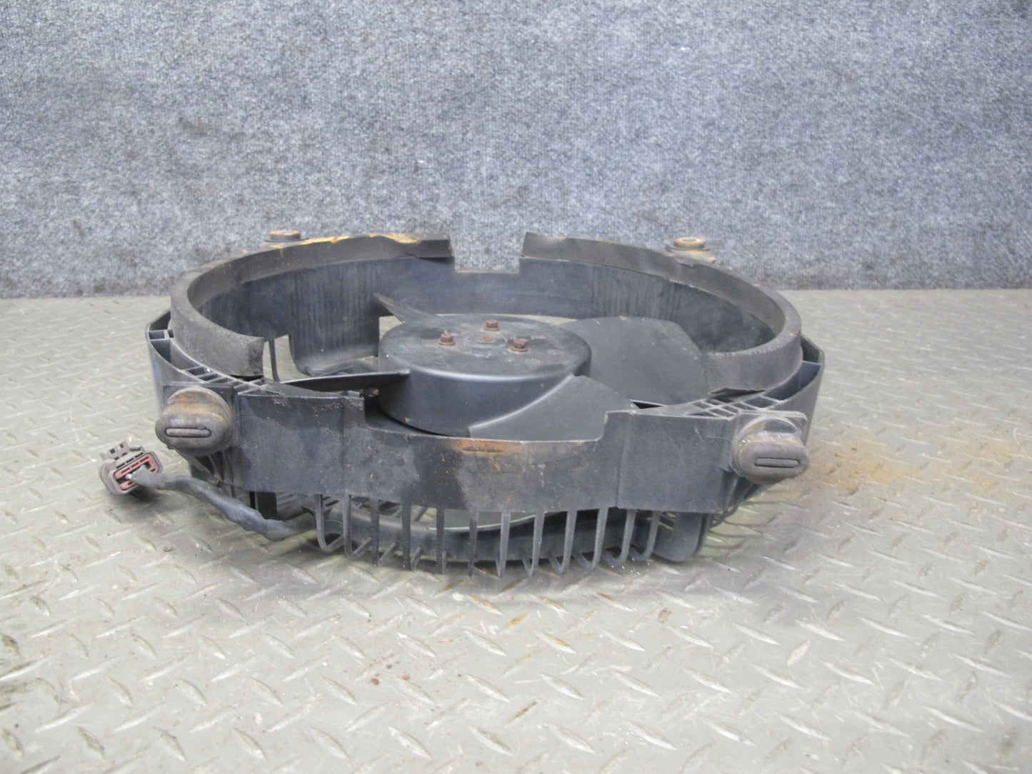 90-96 Nissan Z32 300ZX NON Turbo A/C Condenser 4 Blade Fan Motor OEM