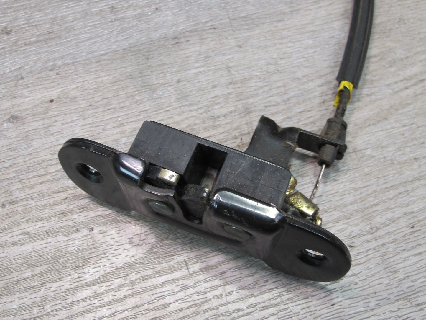 2003-2009 Hummer H2 Rear Trunk Lid Tailgate Liftgate Trunk Lock Latch Set