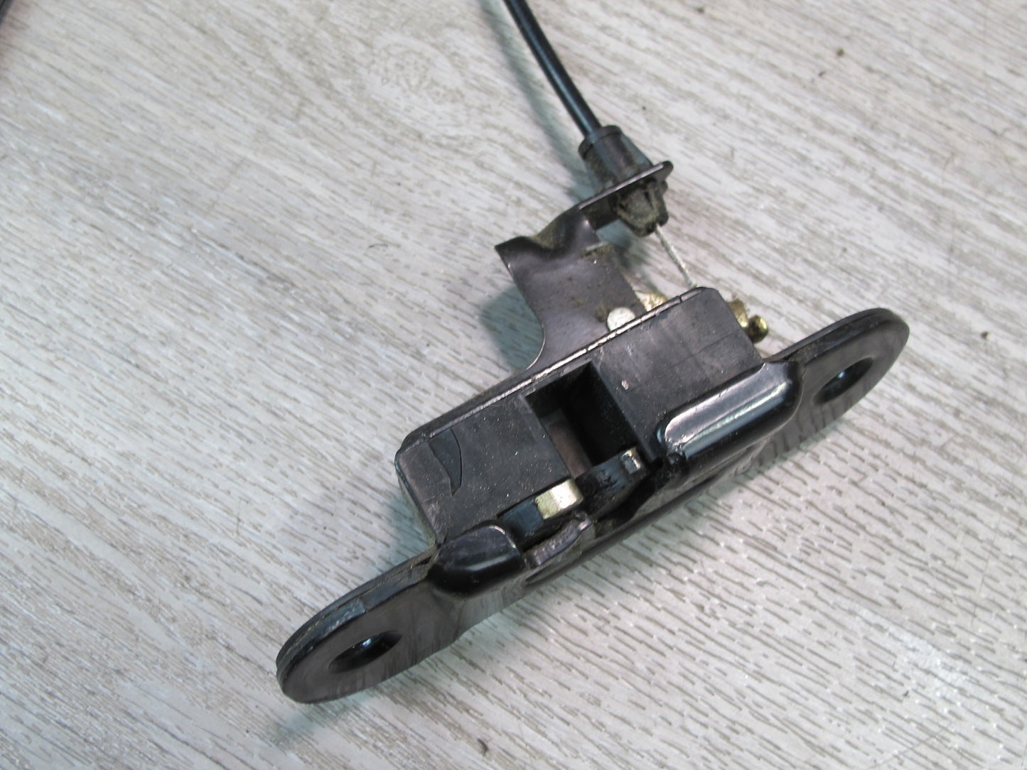 2003-2009 Hummer H2 Rear Trunk Lid Tailgate Liftgate Trunk Lock Latch Set