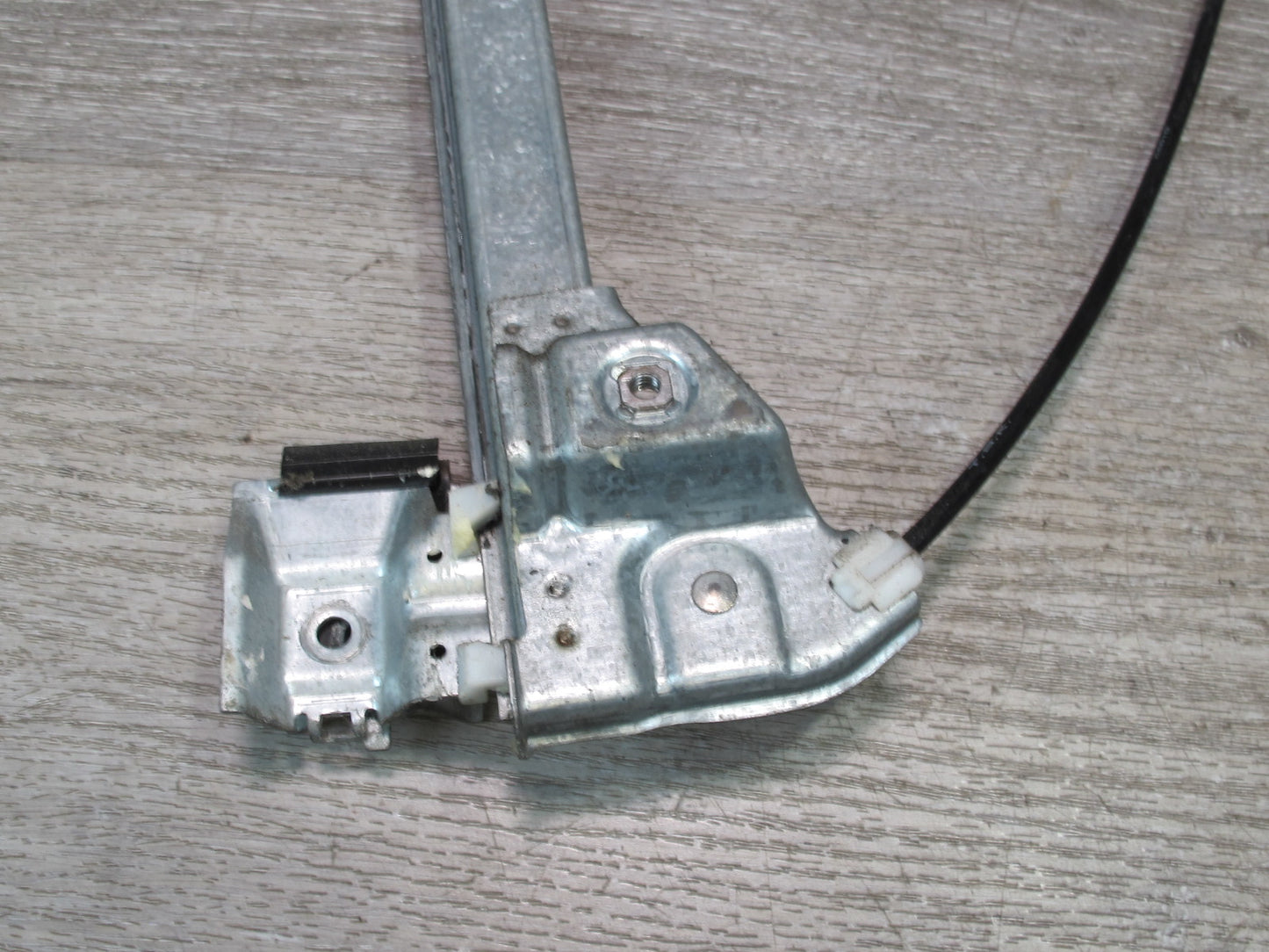 2003-2009 Hummer H2 Front Left Driver Side Window Regulator W/ Power Motor