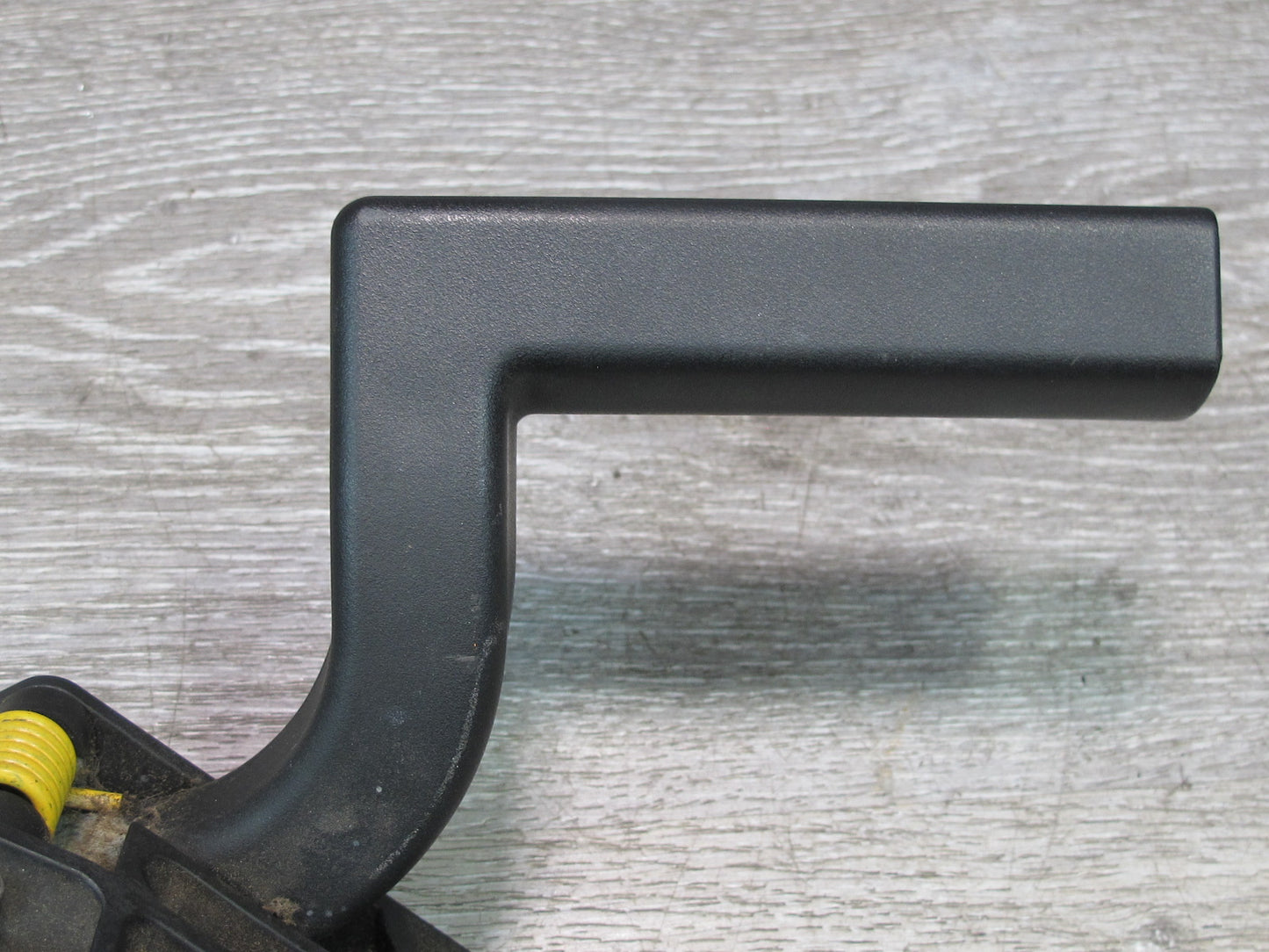 2003-2007 Hummer H2 Front Right Passenger Side Door Interior Handle