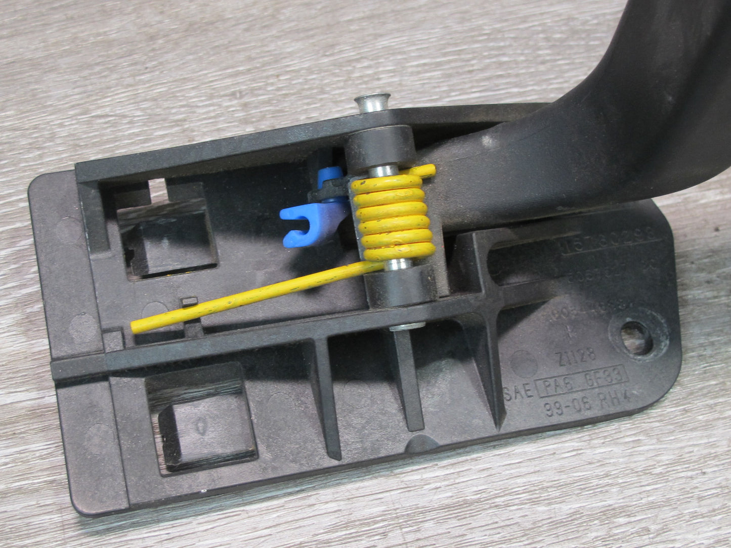 2003-2007 Hummer H2 Rear Right Passenger Side Door Interior Handle