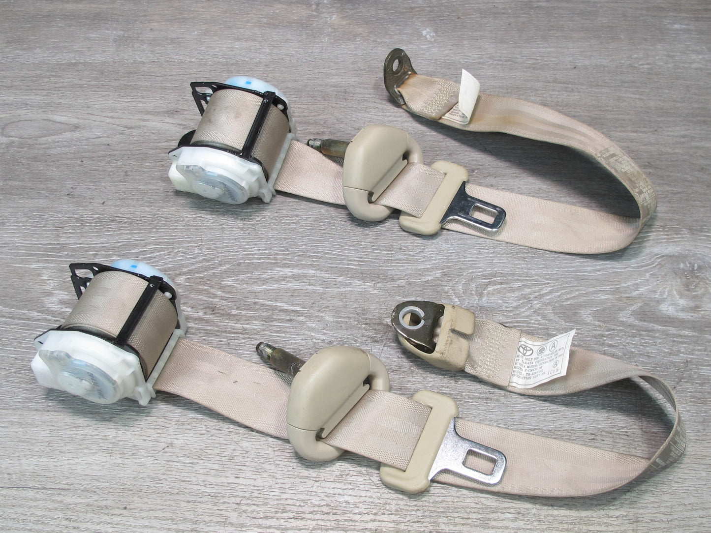 03-05 LEXUS LX470 REAR 3RD ROW RIGHT & LEFT SIDE SEATBELT RETRACTOR SET OEM