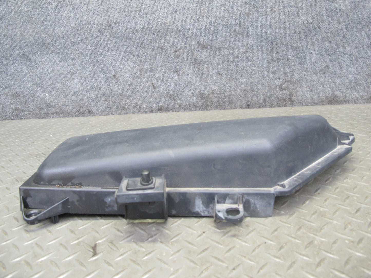 2006-2010 BMW E63 E64 Right Cabin Air Intake Filter Cover 6950936