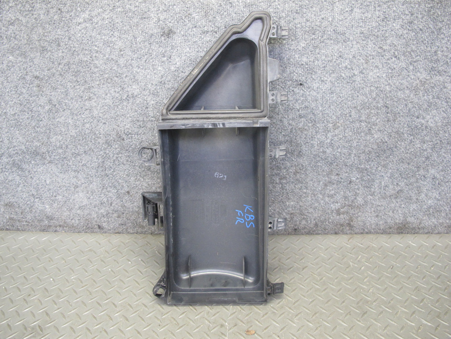 2006-2010 BMW E63 E64 Right Cabin Air Intake Filter Cover 6950936