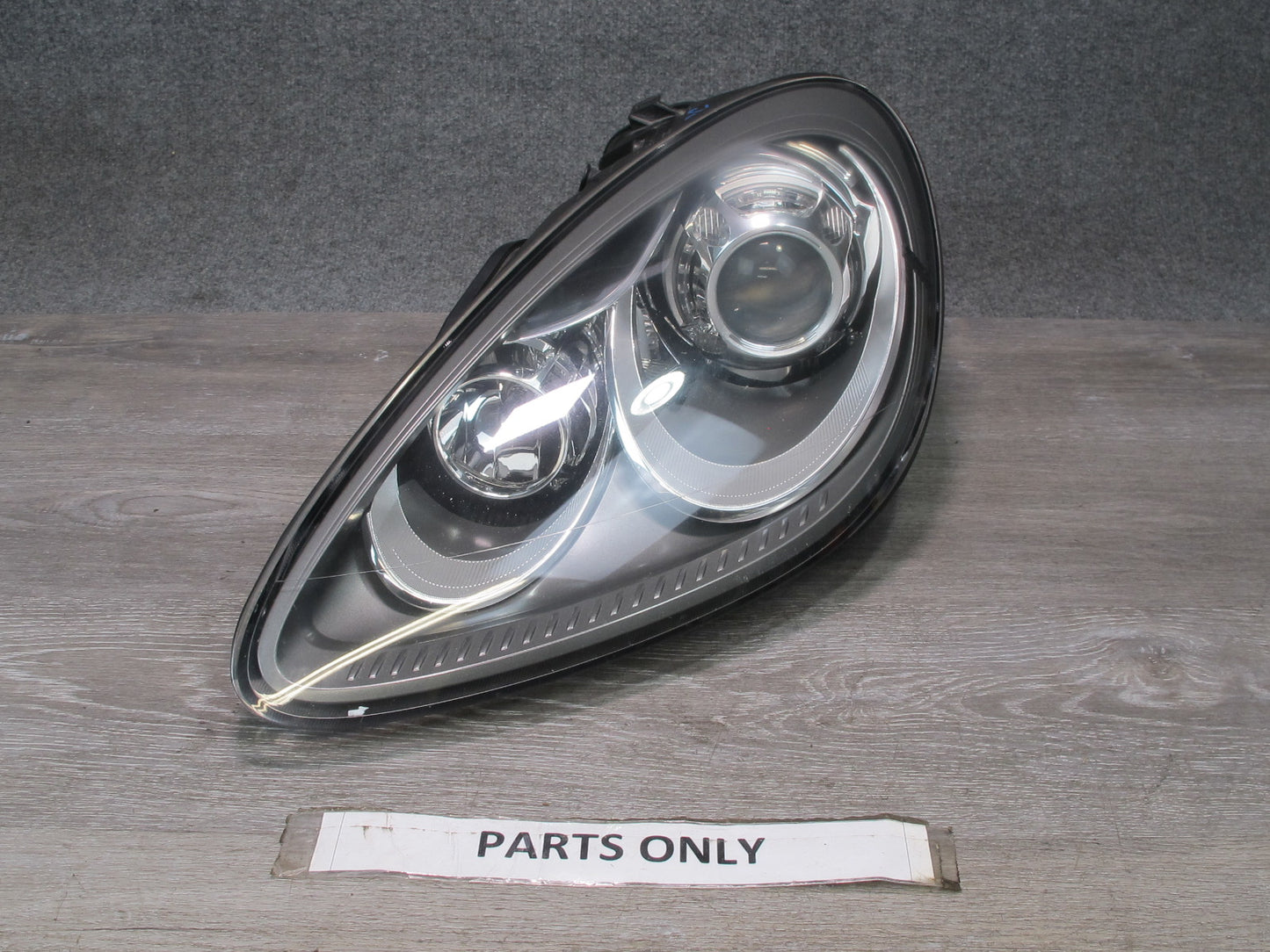 11-14 Porsche Cayenne 958 Front Left AFS Xenon HID Headlight Lamp Damaged Lens