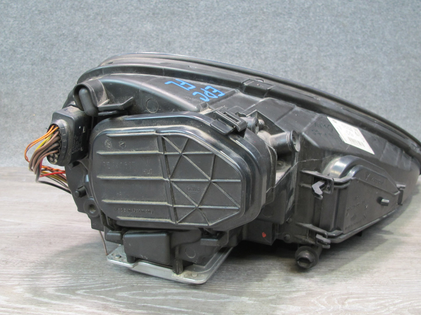 11-14 Porsche Cayenne 958 Front Left AFS Xenon HID Headlight Lamp Damaged Lens