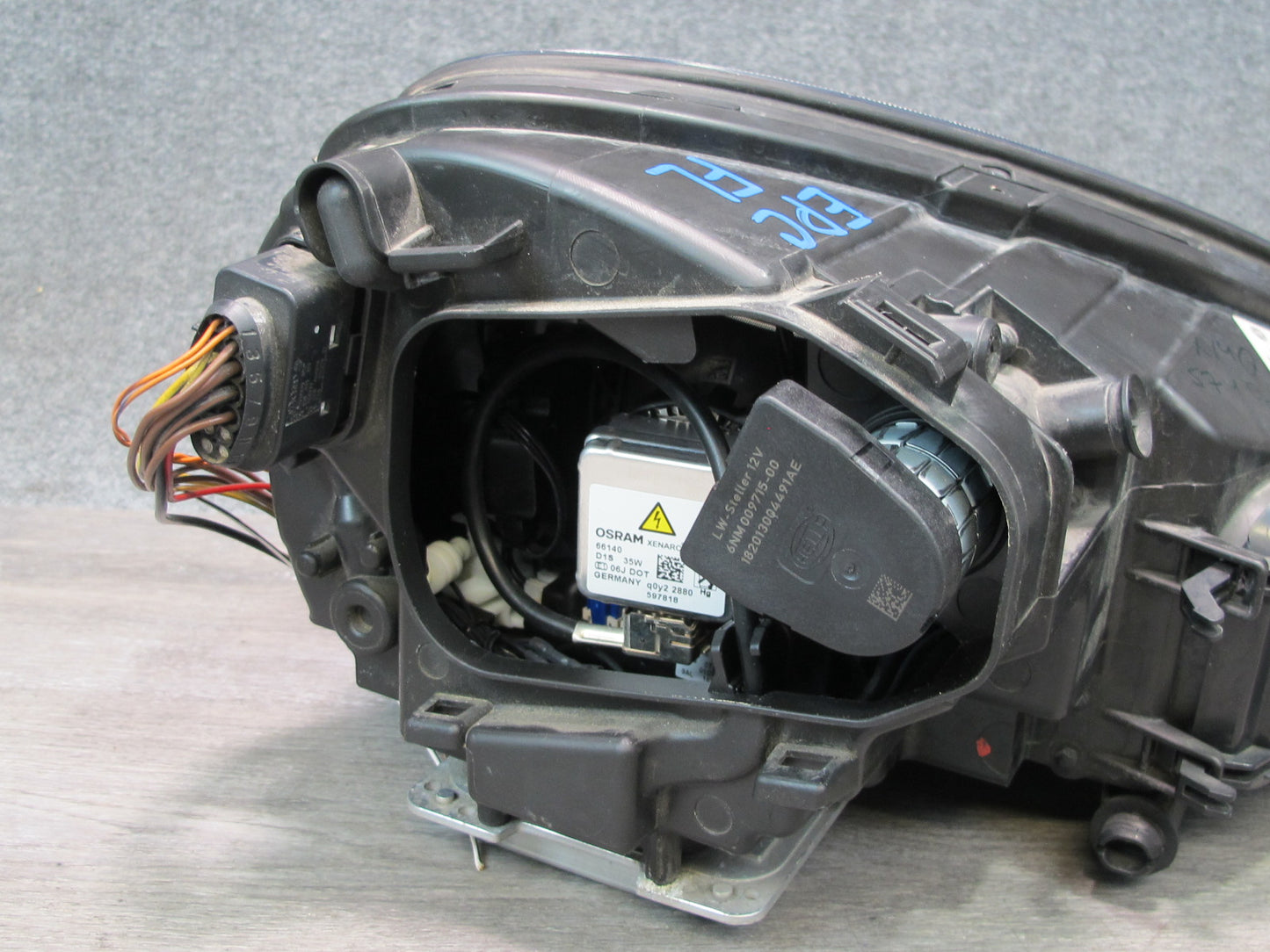 11-14 Porsche Cayenne 958 Front Left AFS Xenon HID Headlight Lamp Damaged Lens
