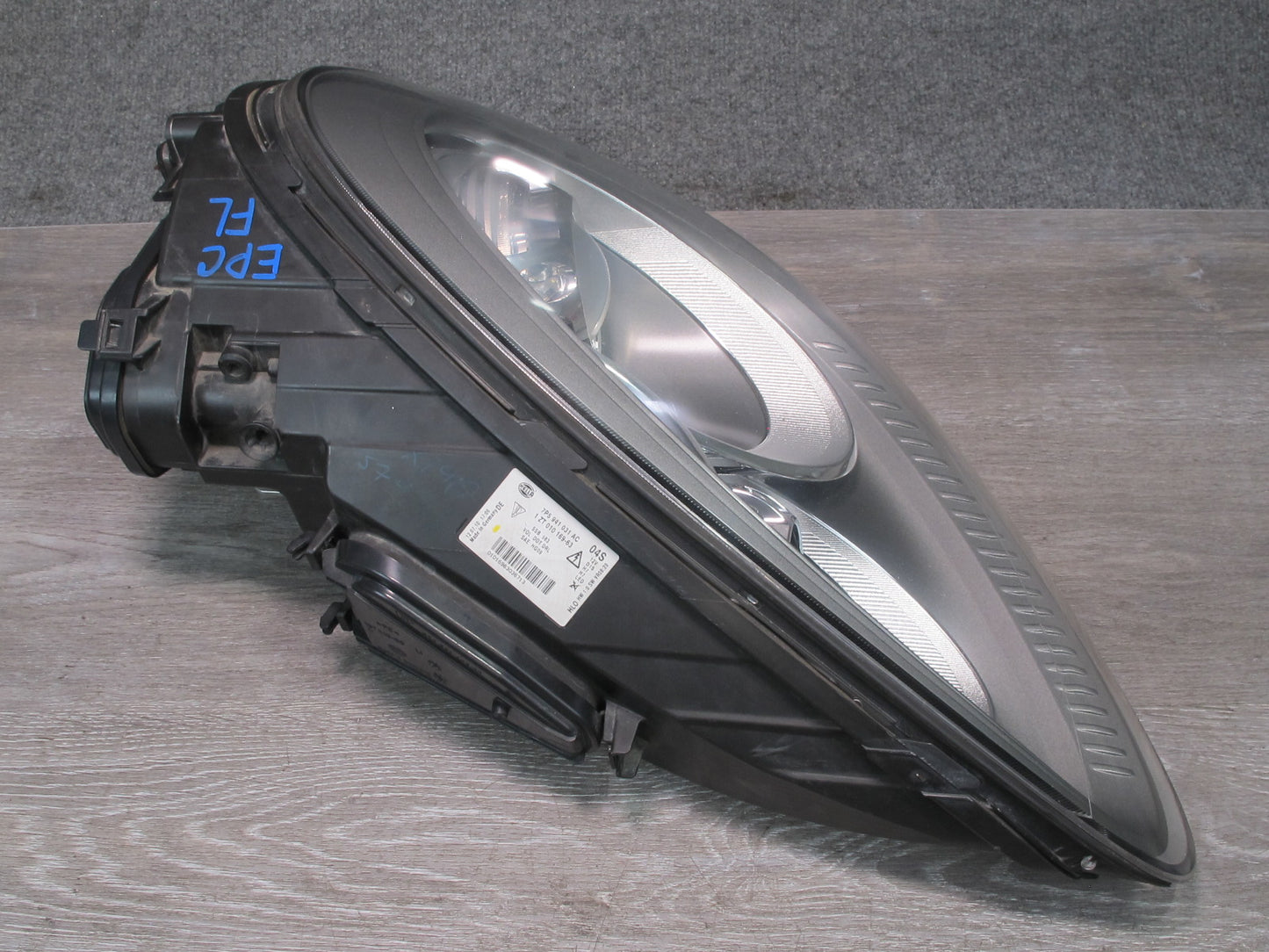 11-14 Porsche Cayenne 958 Front Left AFS Xenon HID Headlight Lamp Damaged Lens