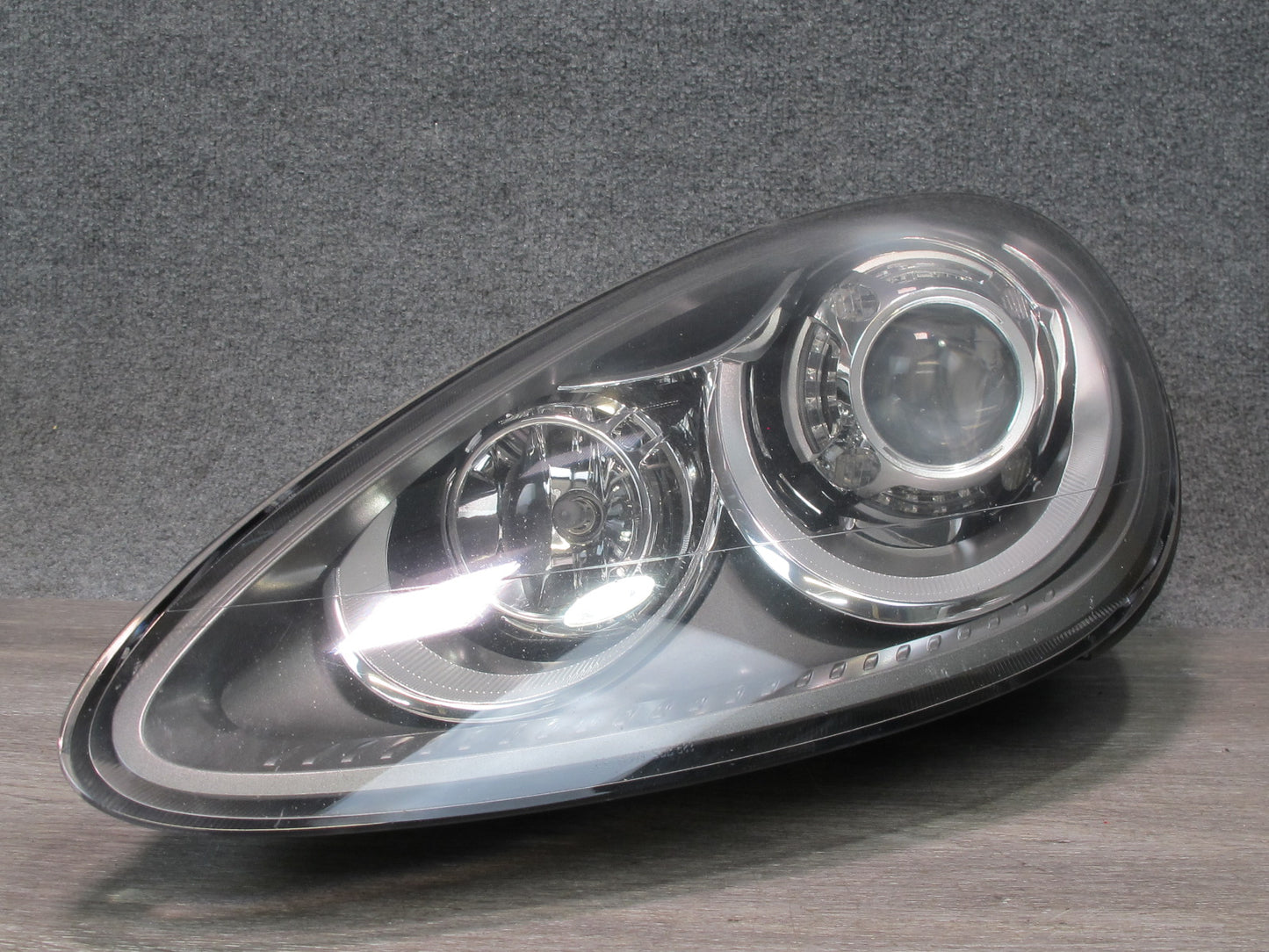 11-14 Porsche Cayenne 958 Front Left AFS Xenon HID Headlight Lamp Damaged Lens
