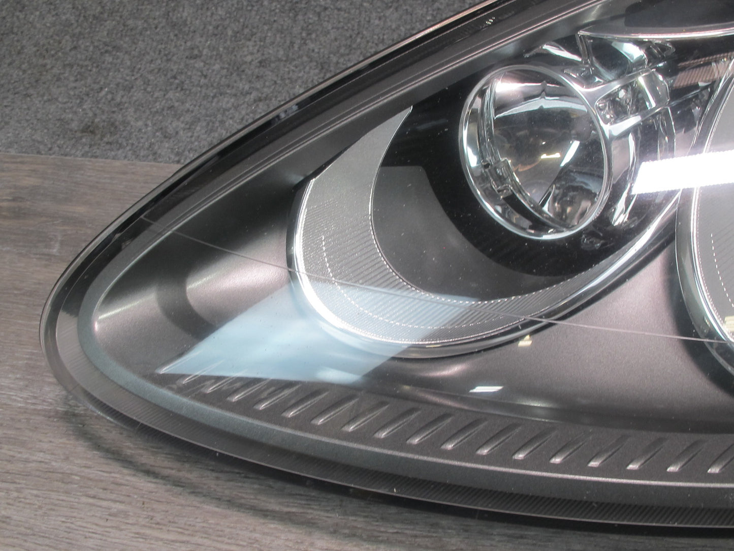 11-14 Porsche Cayenne 958 Front Left AFS Xenon HID Headlight Lamp Damaged Lens