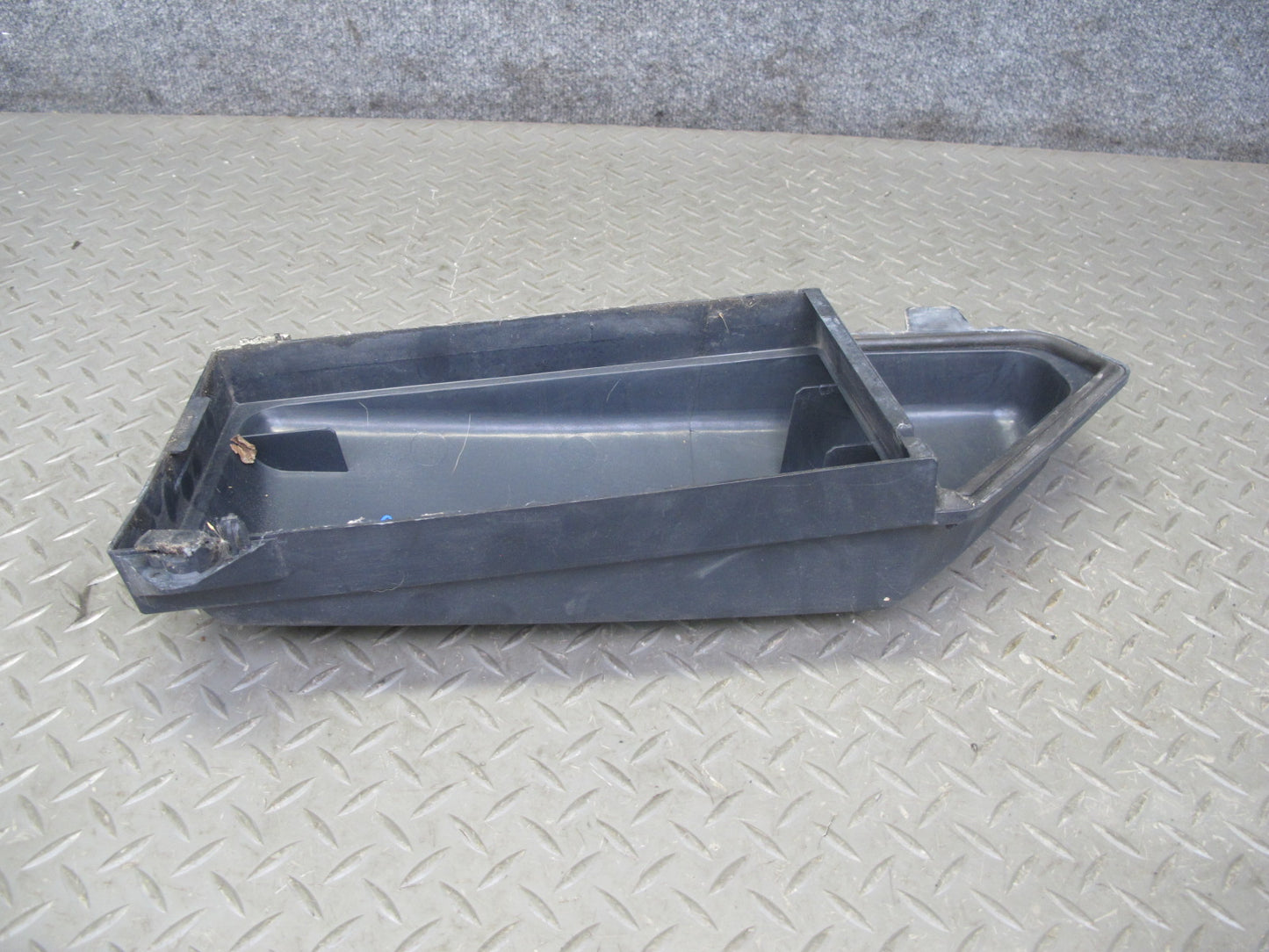 2006-2010 BMW E63 E64 Left Cabin Air Intake Filter Cover 6913503