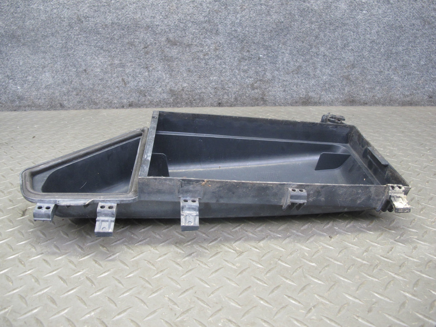 2006-2010 BMW E63 E64 Left Cabin Air Intake Filter Cover 6913503