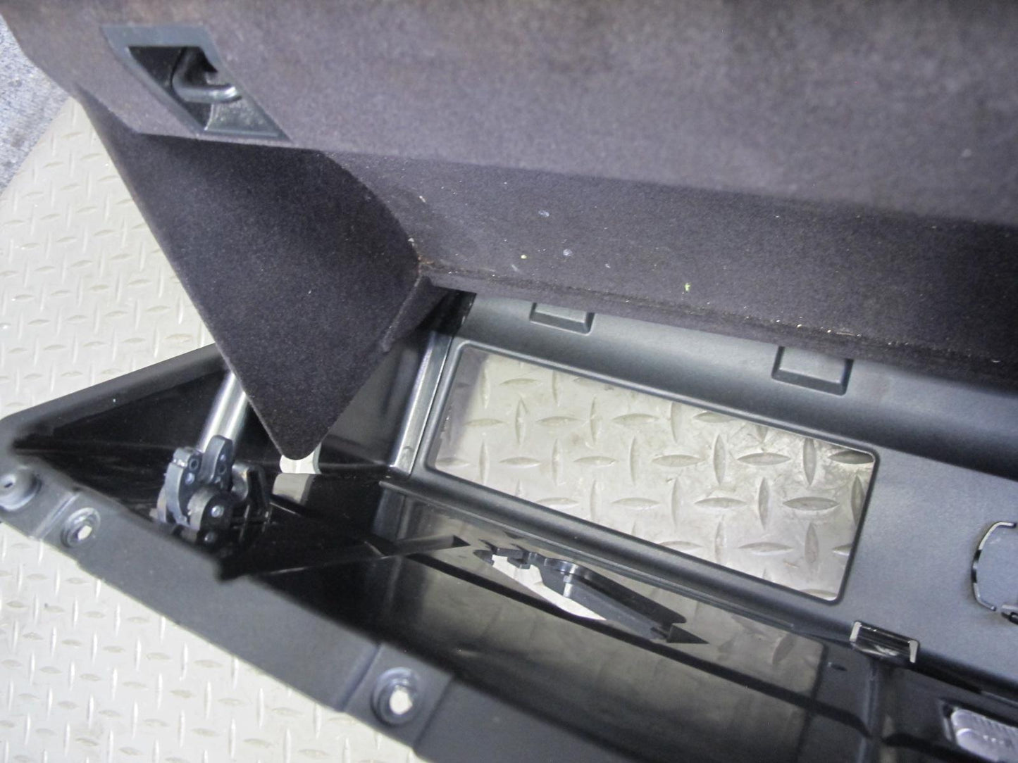 2006-2010 BMW E63 E64 Dash Front Right Glove Box Compartment Storage