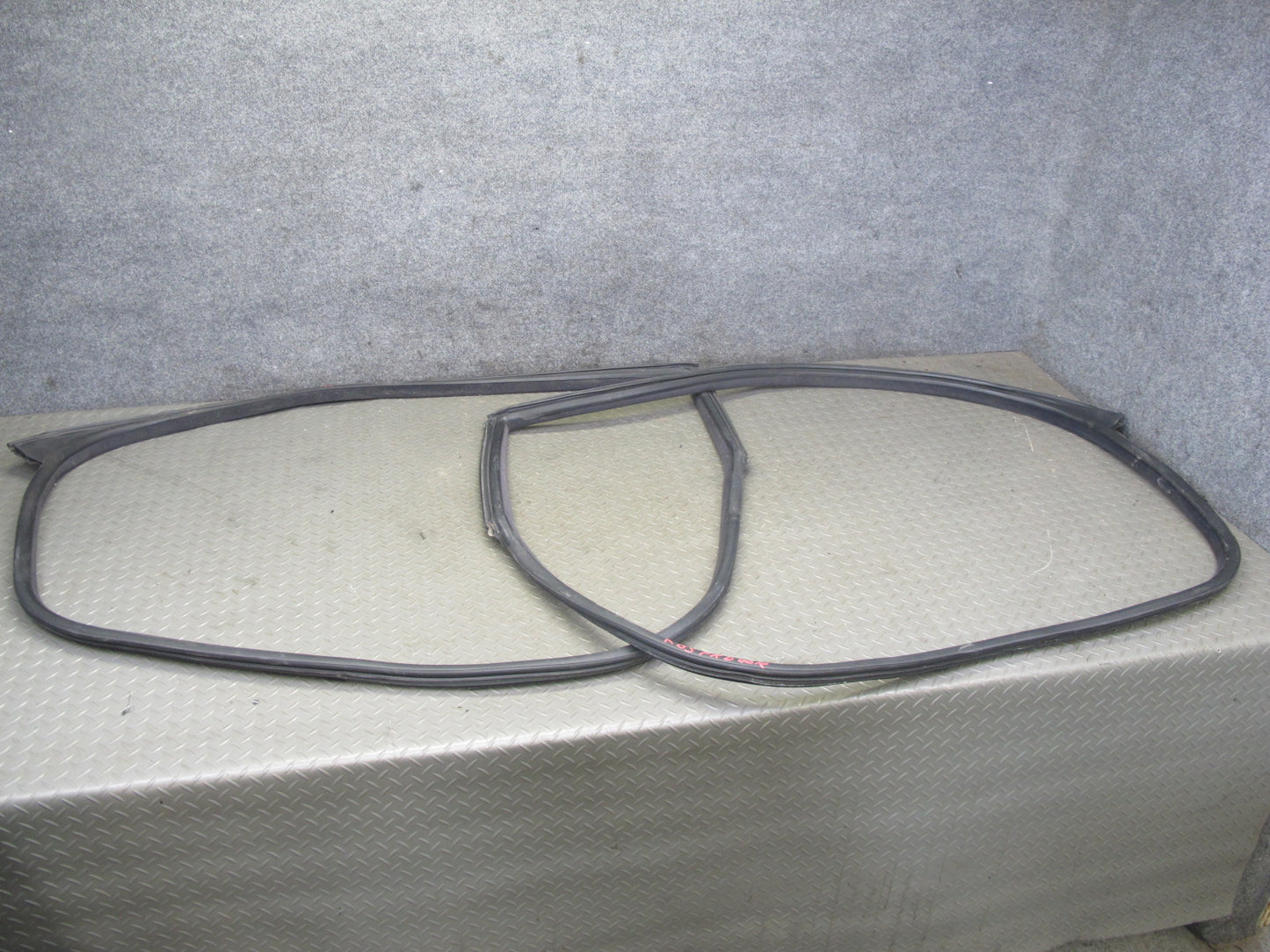 06-10 BMW E63 Coupe Left & Right Door Weatherstrip Rubber Seal Gasket Set