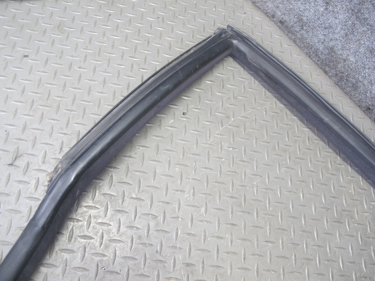 06-10 BMW E63 Coupe Left & Right Door Weatherstrip Rubber Seal Gasket Set