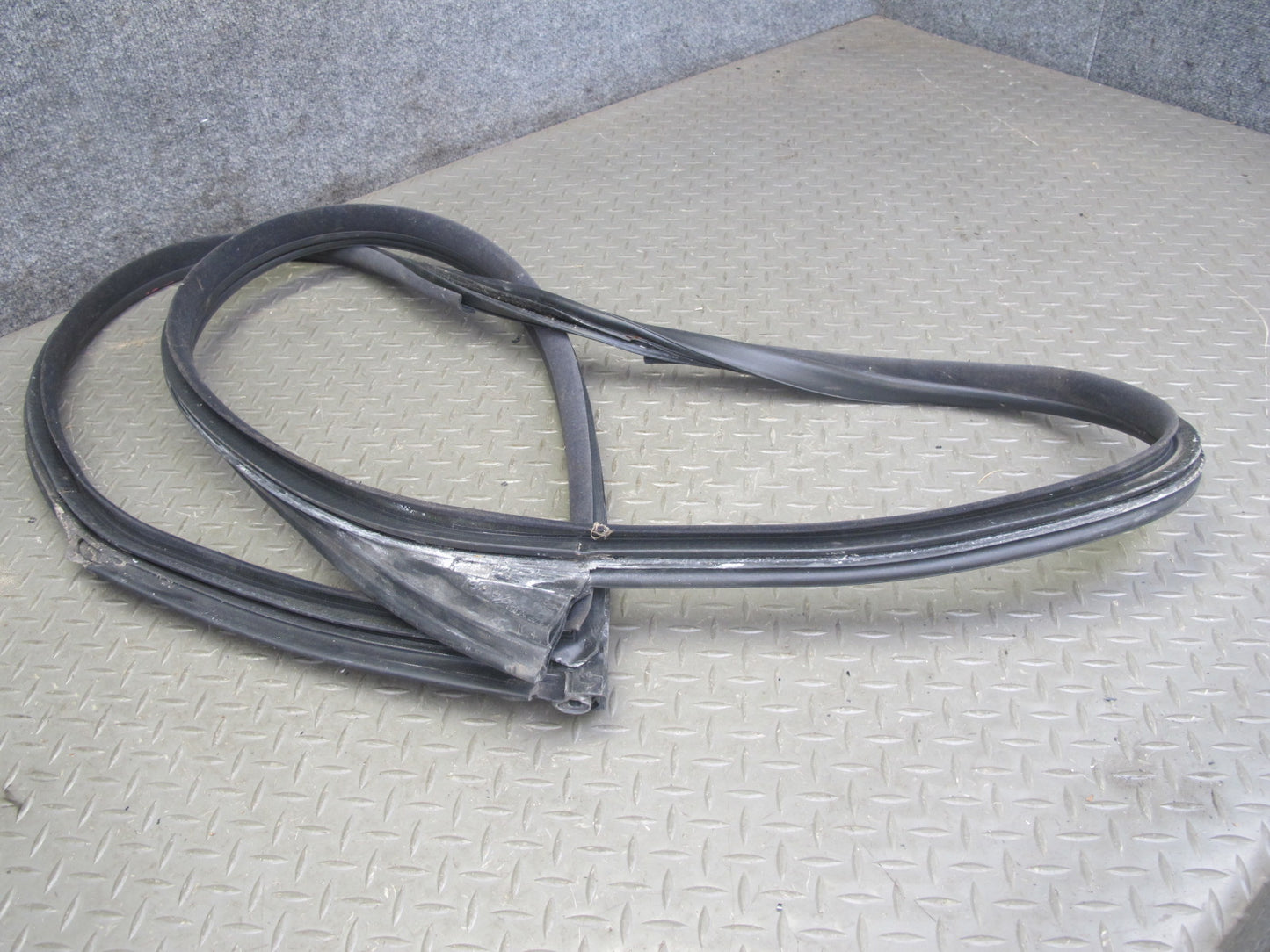 06-10 BMW E63 Coupe Left & Right Door Weatherstrip Rubber Seal Gasket Set