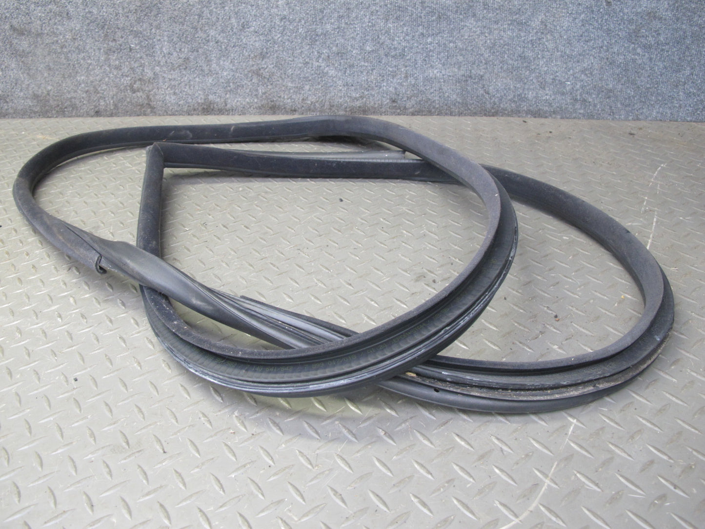 06-10 BMW E63 Coupe Left & Right Door Weatherstrip Rubber Seal Gasket Set