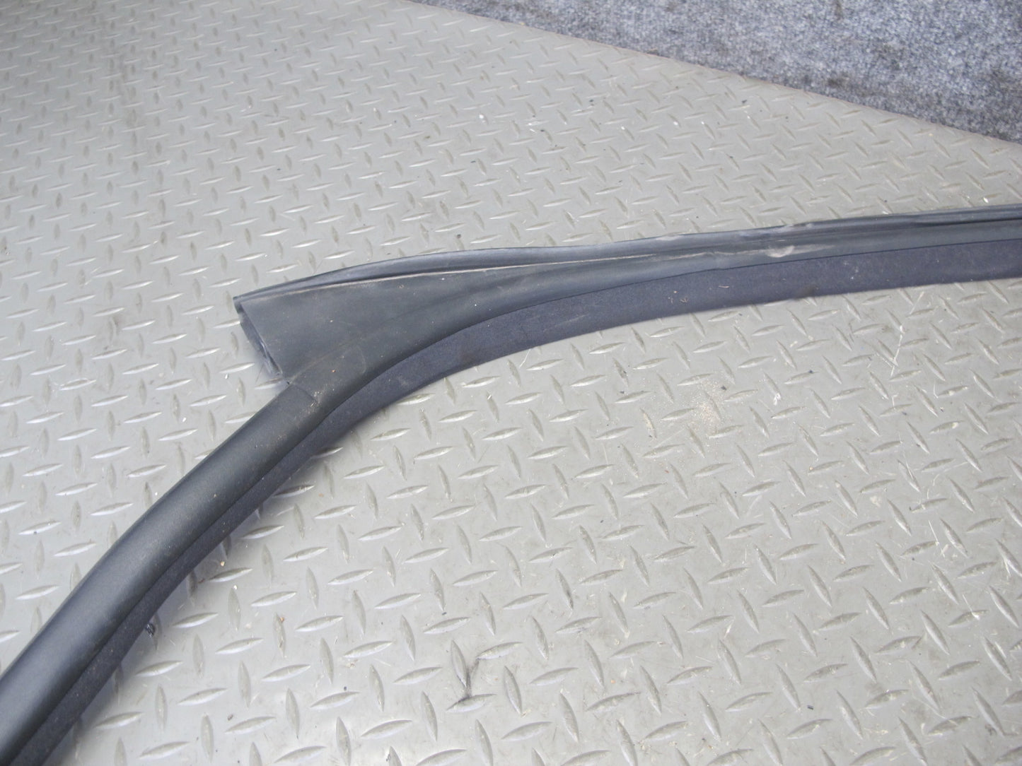 06-10 BMW E63 Coupe Left & Right Door Weatherstrip Rubber Seal Gasket Set