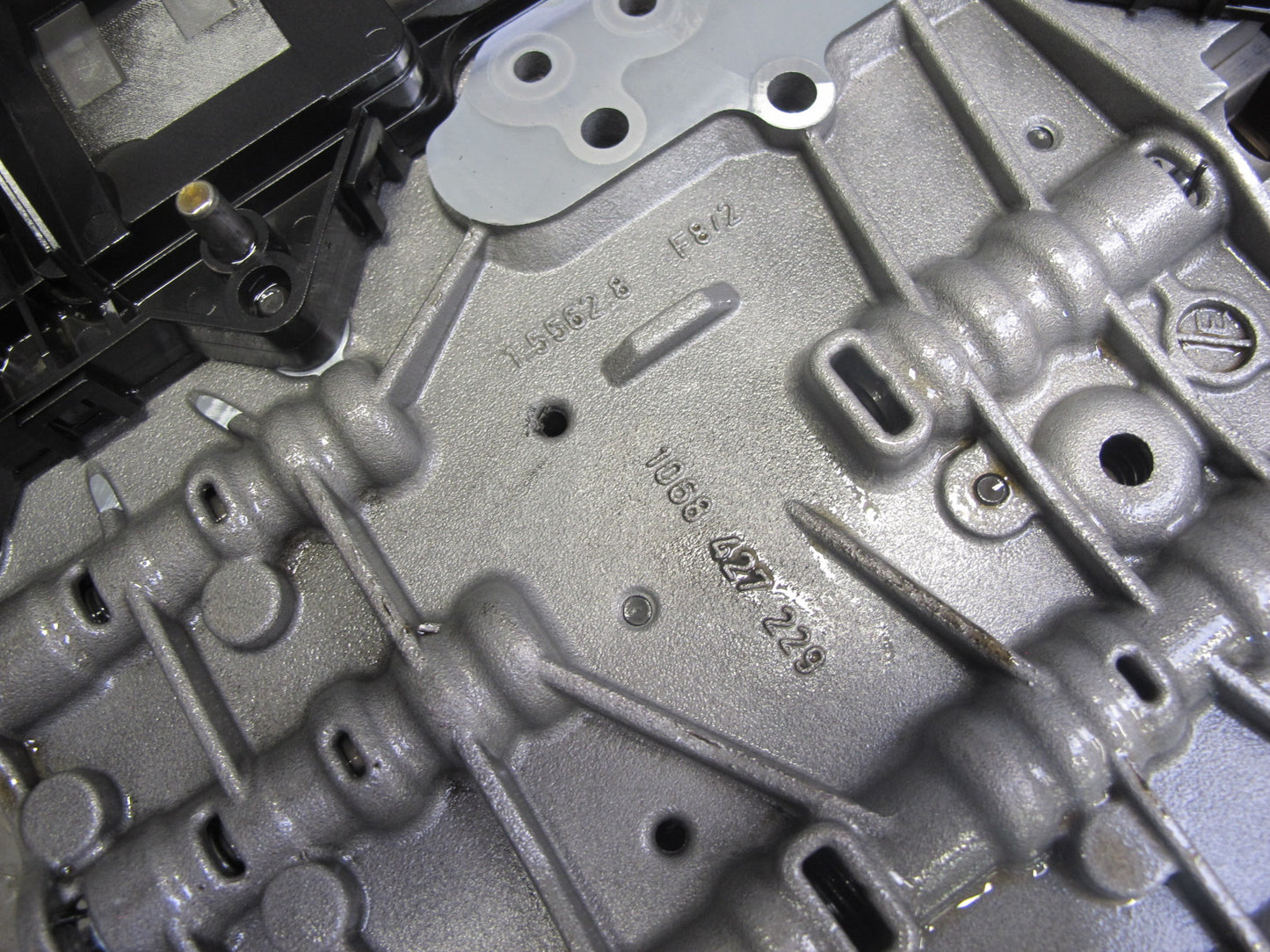 2012-2014 BMW E71 X6M 6HP-26Z Transmission Valve Body Mechatronic 1068427229