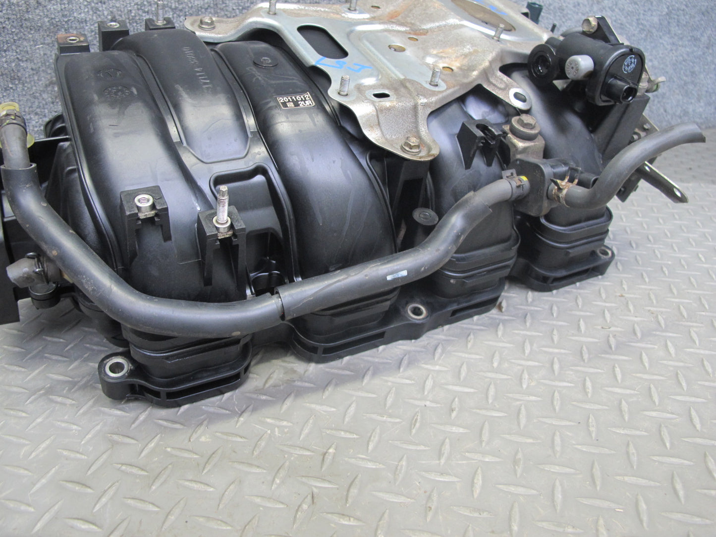 07-17 Lexus UVF46 LS600hL LS460 Engine Air Intake Manifold 17120-38021 OEM