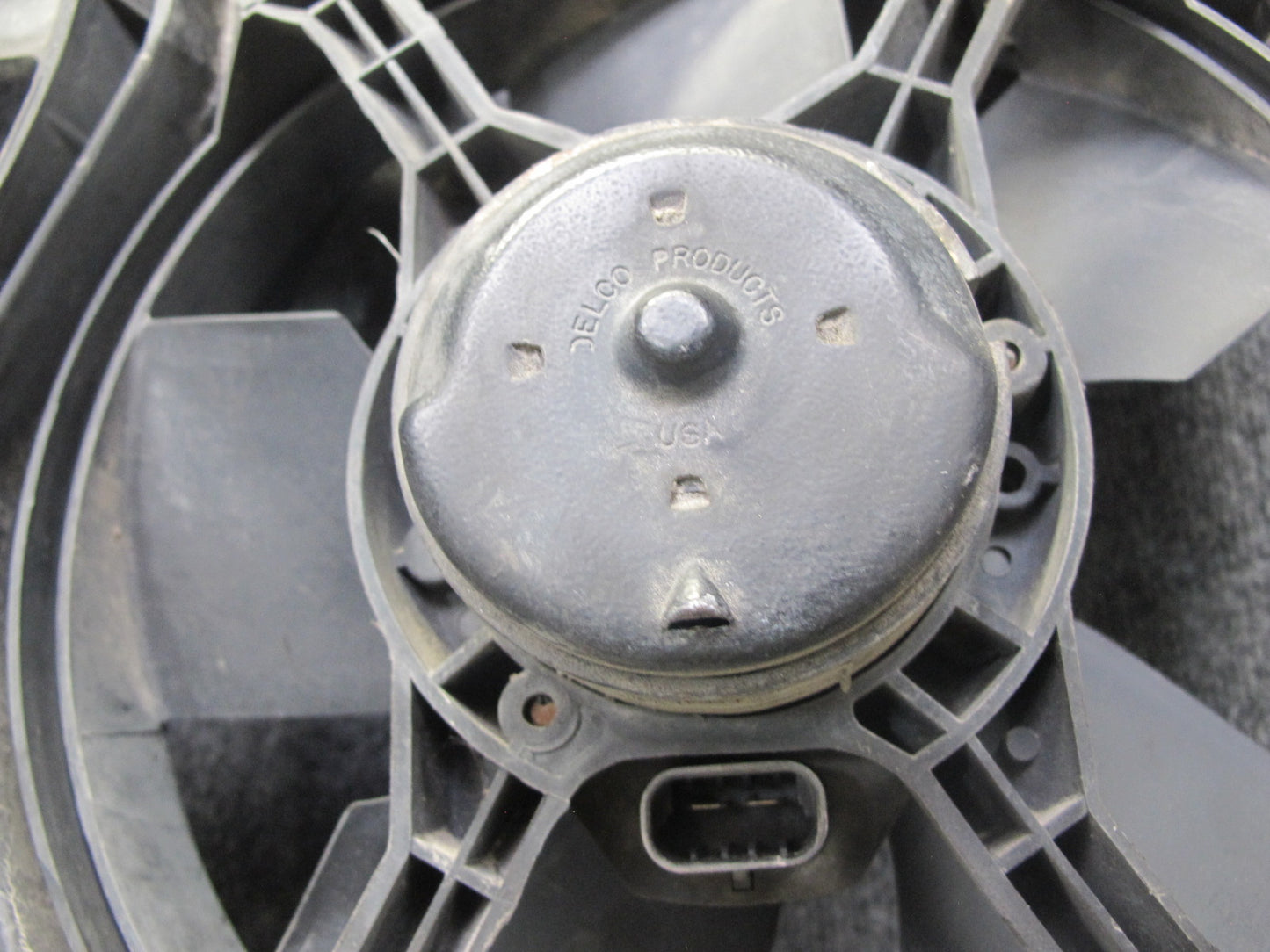 90-96 Chevrolet Corvette C4 5.7L Engine Radiator Cooling Fan & Shroud Assy OEM