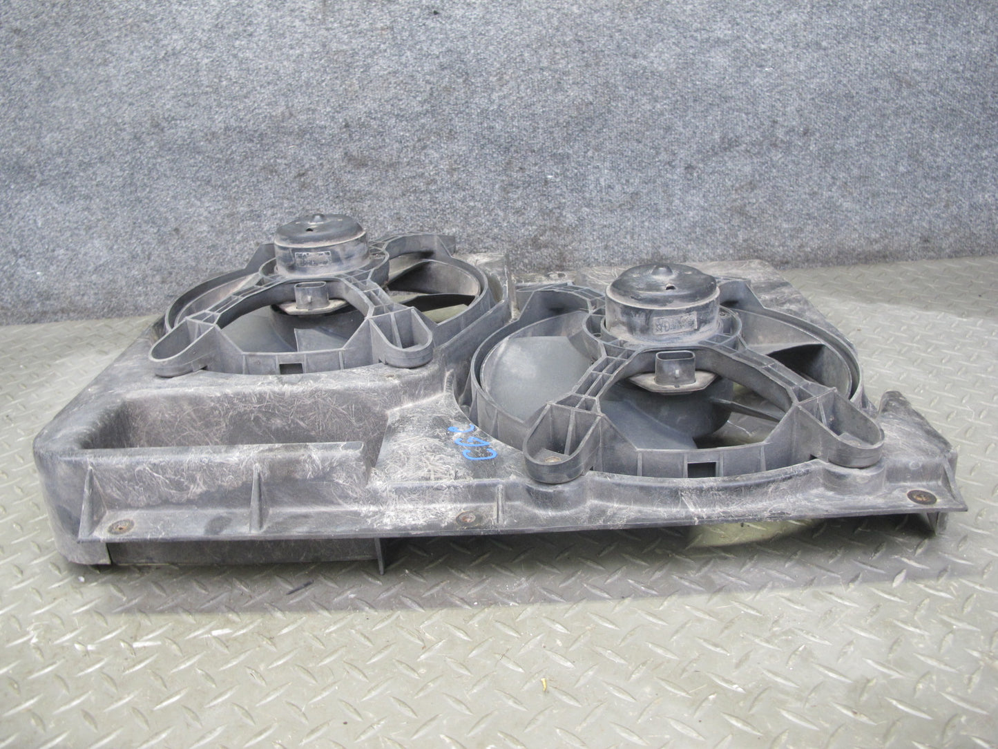 90-96 Chevrolet Corvette C4 5.7L Engine Radiator Cooling Fan & Shroud Assy OEM